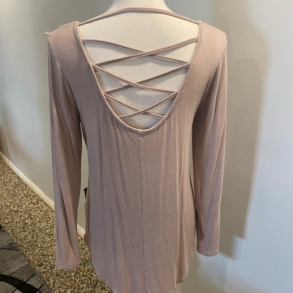 {Charlotte Russe} long sleeve tee, criss cross cut out back - Picture 2 of 3